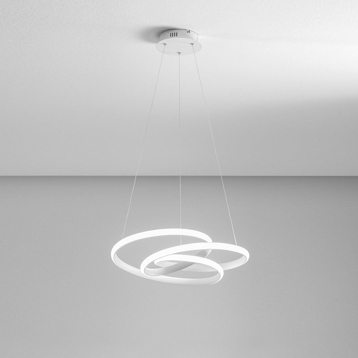 GEALUCE montatura in alluminio bianco-oro-titanio satinato. Diffusore in silicone bianco opale. LED DIVA S/G GEALUCE montatura in alluminio bianco-oro-titanio satinato. Diffusore in silicone bianco opale. LED DIVA S/G